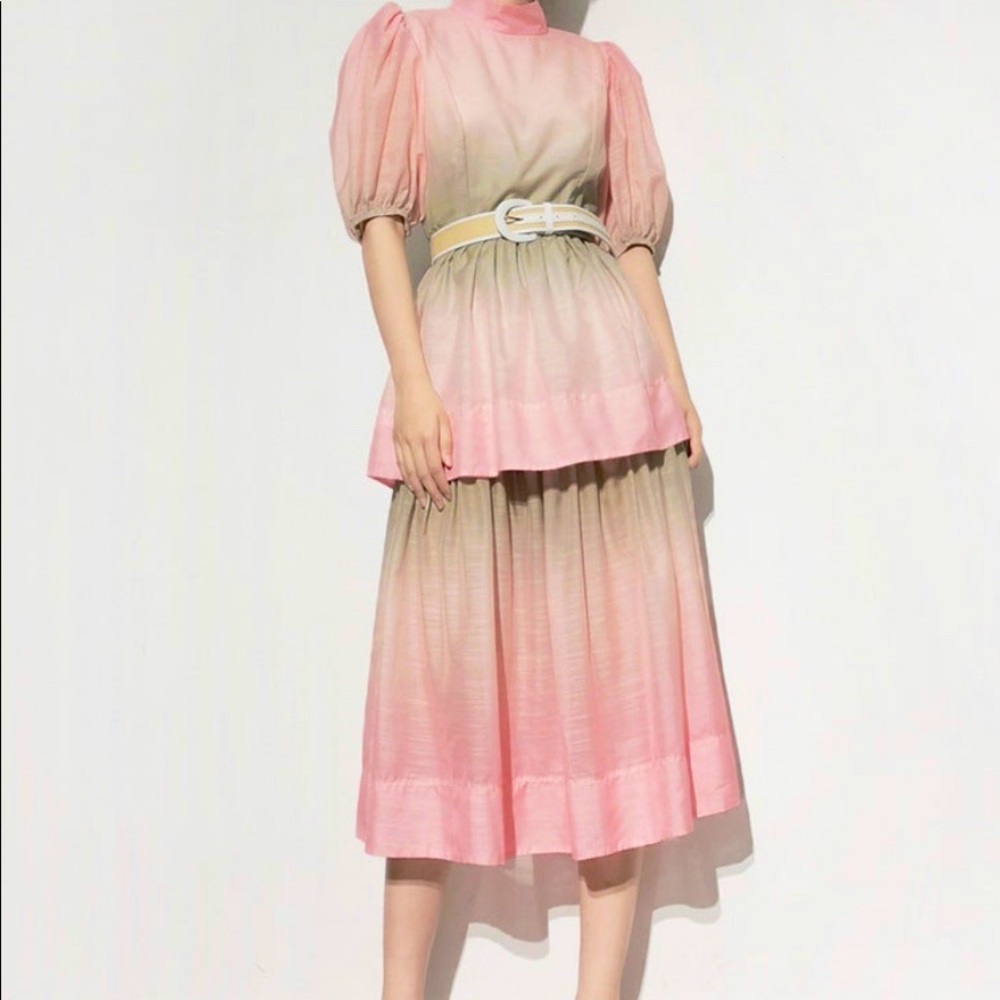 Gradient dress, pink with a belt, size 4, never worn.